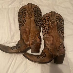 Corral boots